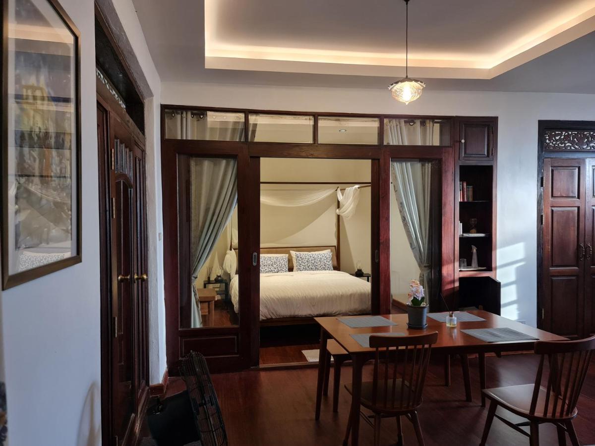 Sittisang Heritage House 1920 Kanchanaburi Bagian luar foto