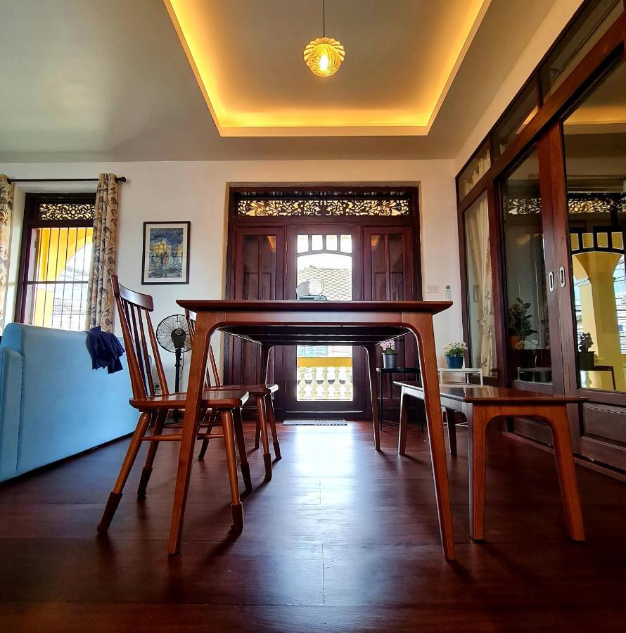 Sittisang Heritage House 1920 Kanchanaburi Bagian luar foto